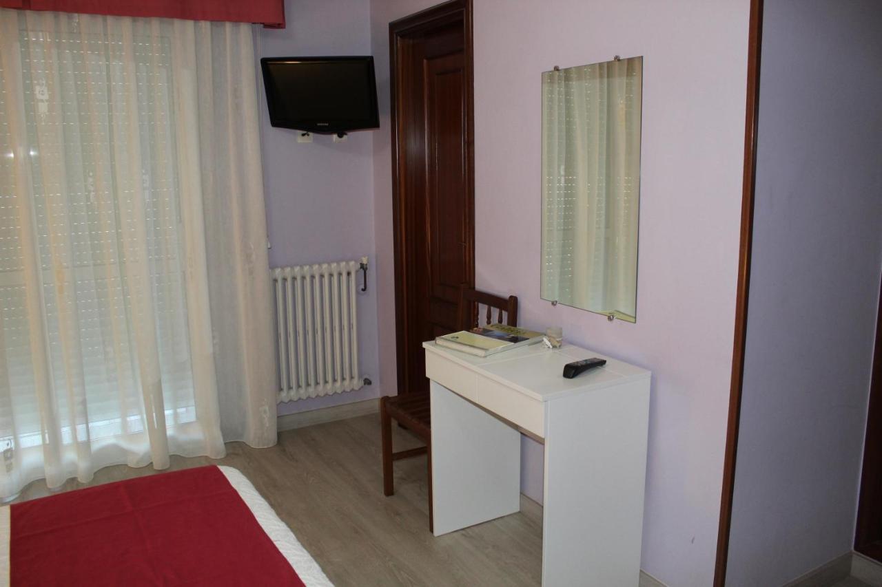 סנשנשו Hotel Fernandez מראה חיצוני תמונה